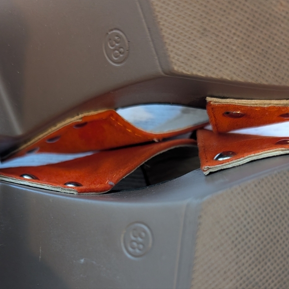 faux suede Womens orange platform sandals. Size 7. - Picture 6 of 12